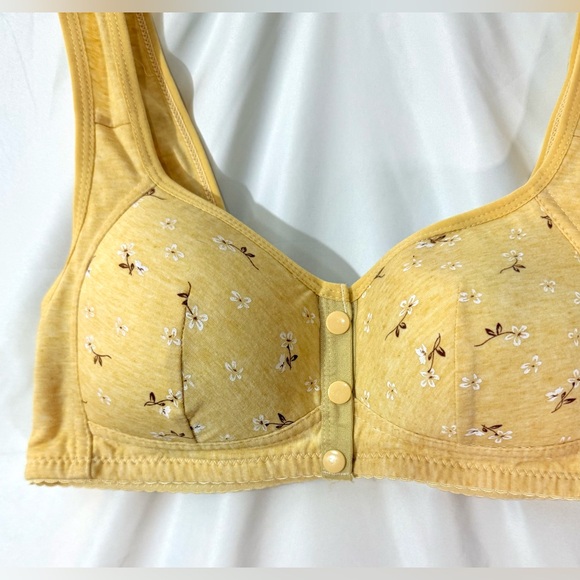 Daisy Bra Lightweight With Front Snap Closure In A Floral Daisy Print Size 38 - Picture 3 of 8